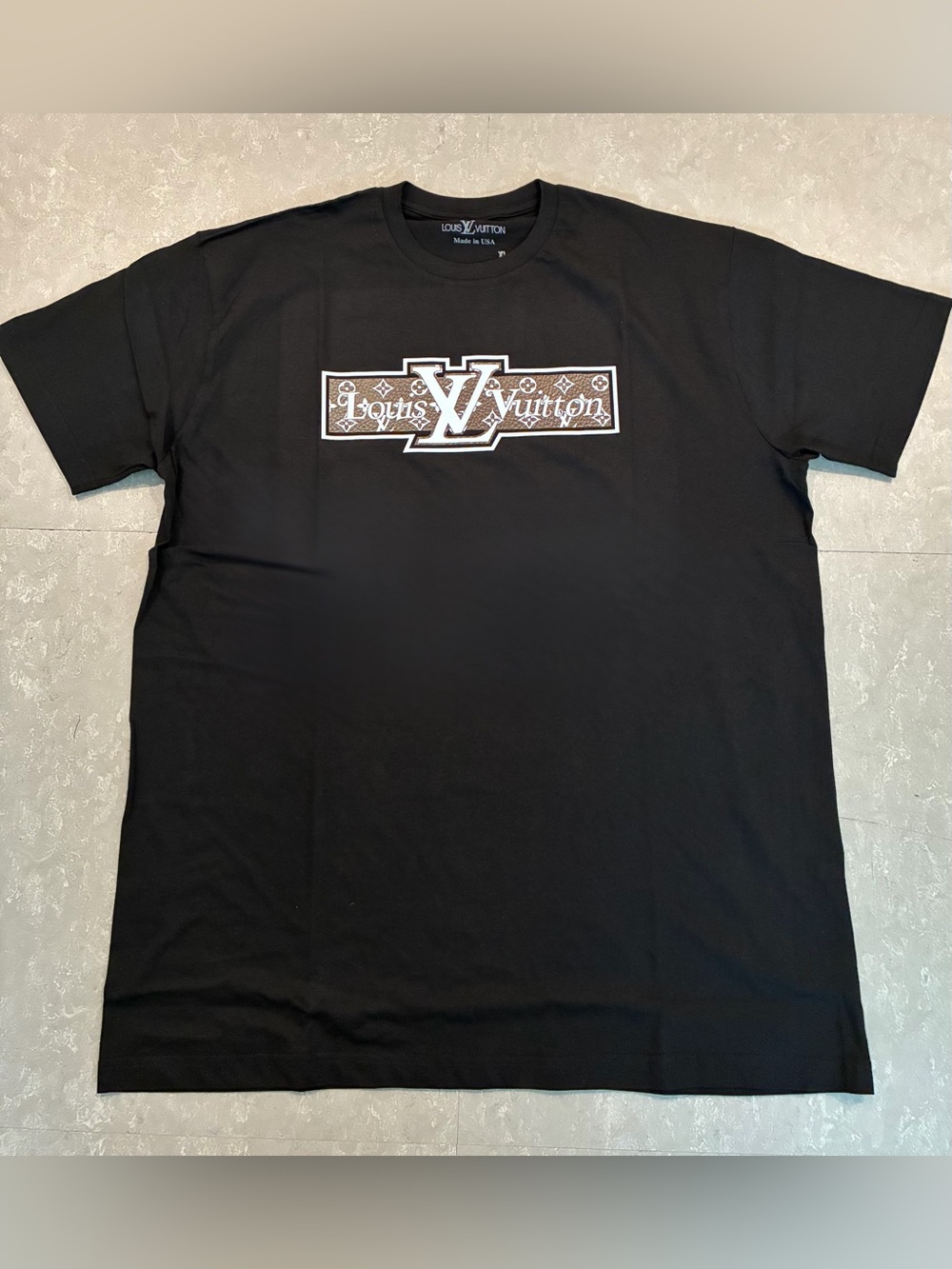 New Men’s Luxury Graphic Designer Black T-shirt Size XL